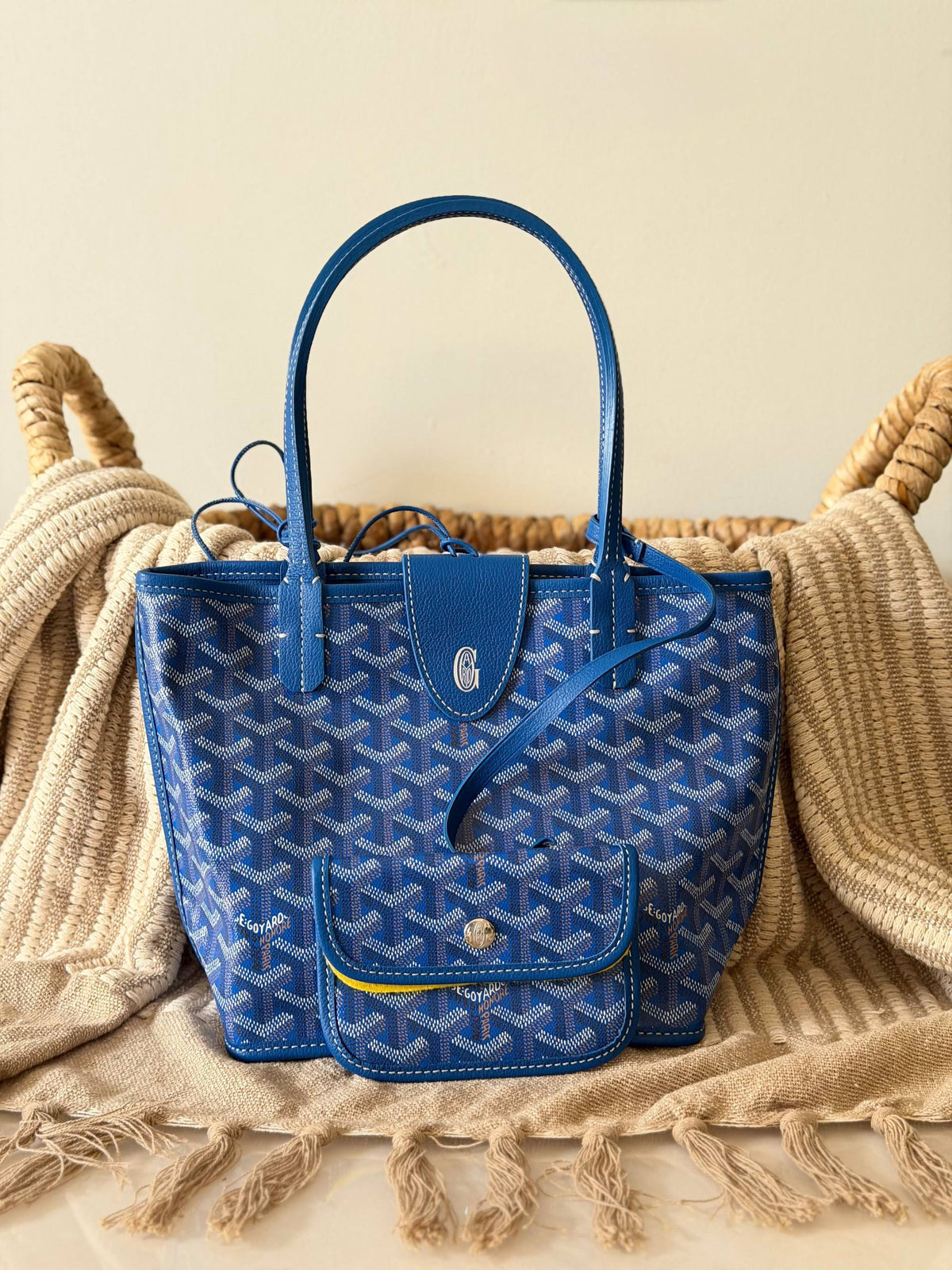 Goyard 
Vipp quality 
Size: 21 cm

For Price 👇 WhatsApp✅
0568585901 
0507557372
0552275751 Owner Zain 👌

Zain315
♥️♥️♥️