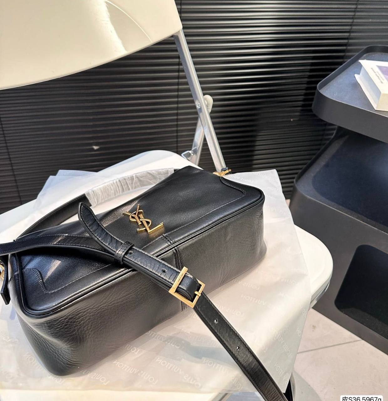 YSL 
GOOD QUALITY
 WITH BOX🎁
100 dhs✅

Zain295
♥️♥️♥️
