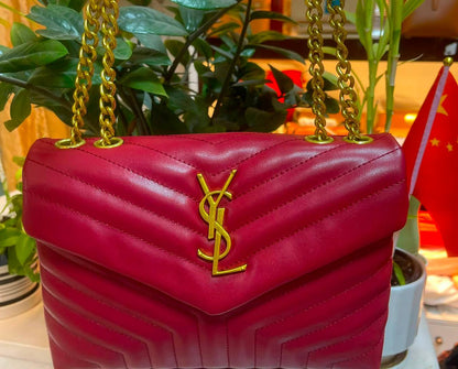 YSL
100 dhs✅
With box

Zain219
♥️♥️♥️