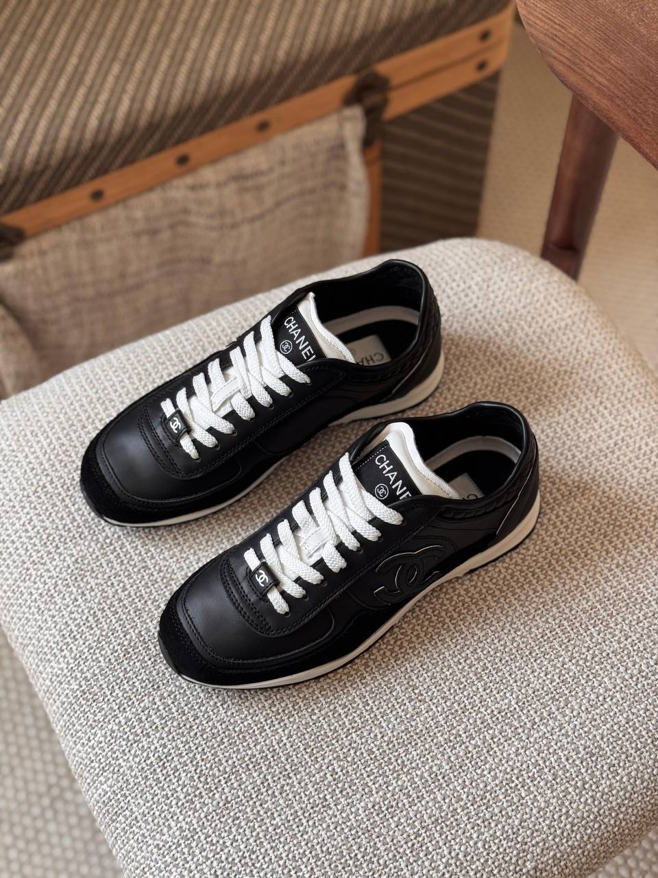 CHANEL ❤️
🤩Available new 😍😍
Size: 36 to 41
Super master quality 
450 dhs✅

Zain198
♥️♥️♥️