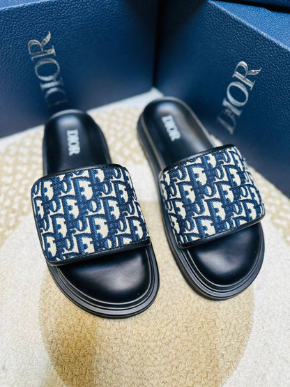 Dior
Size 40-46 
150 dhs✅

Zain57
♥️♥️♥️
