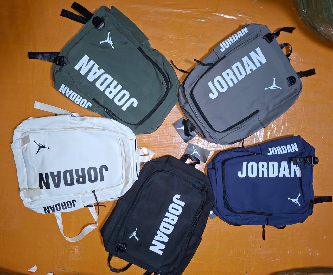 Backpacks
45 dhs✅
And. Gym bags 🎒

Zain27
♥️♥️♥️