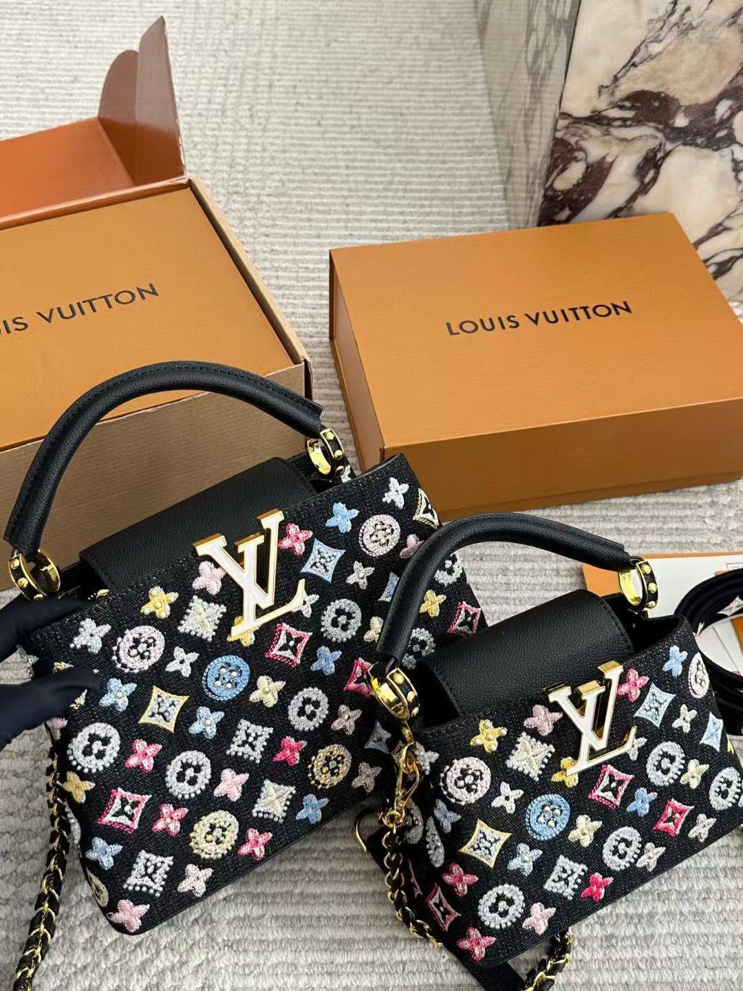 LV 
Master
#27cm 370 dhs❣️
#22cm 350 dhs❣️

Zain228
♥️♥️♥️