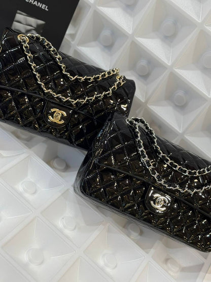 Chanel
Master
25Cm With Box 
   Shiny Leather
230 dhs✅

Zain131
♥️♥️♥️