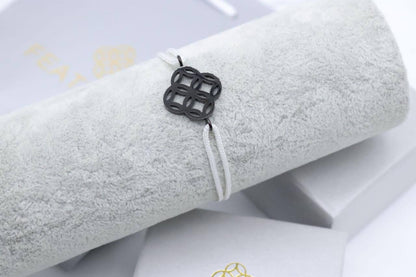 Bracelet 
55 dhs💓
+Box and paper bag🎁

Zain33
♥️♥️♥️