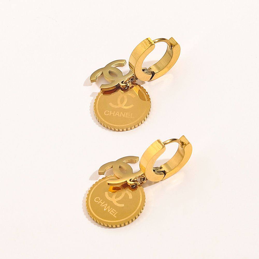New arrival earrings 
30 dhs💓

Zain243
♥️♥️♥️
