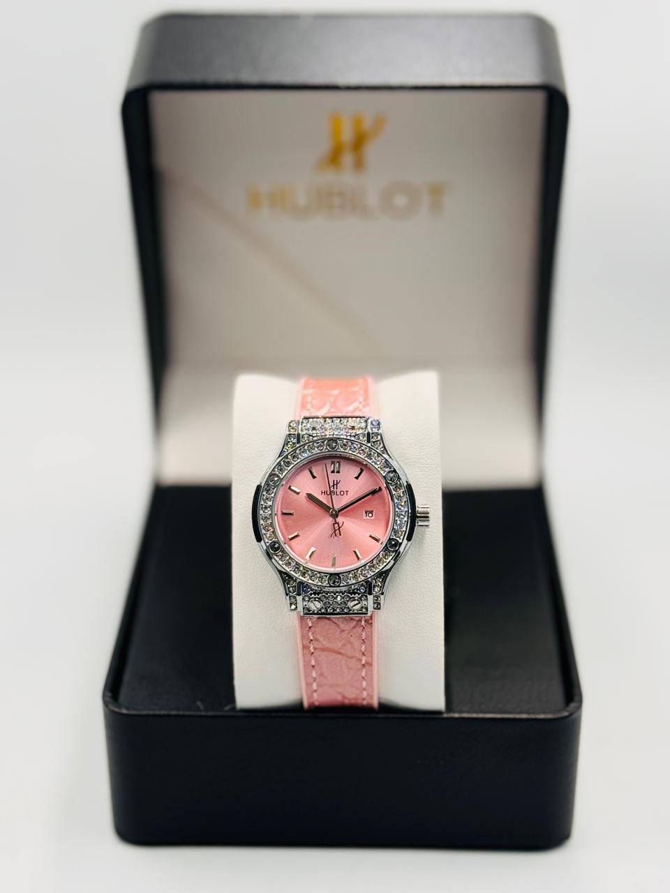 Hublot ladies
*New Arrival*🔥
70 dhs🪙🌨️

Zain08
♥️♥️♥️