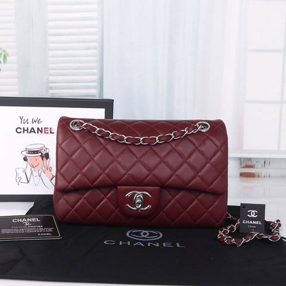 CHANEL 
NEW CAME GOOD QUALITY 
WITH BOX 
🎁🎁🎁

110 dhs❣️

Zain39
♥️♥️♥️