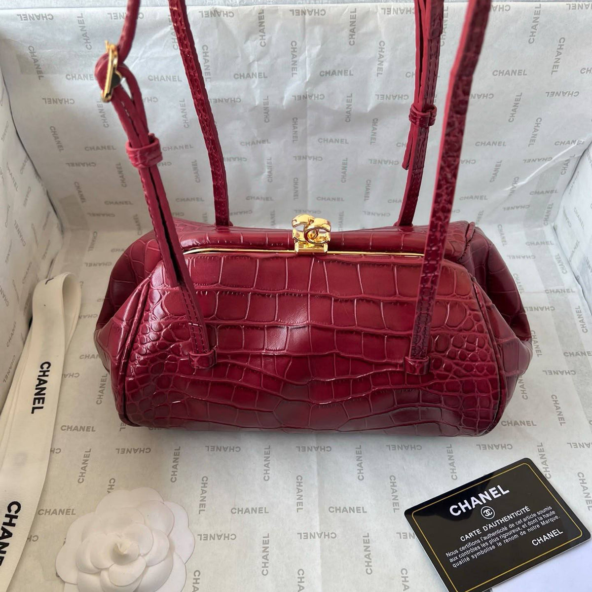Chanel

21cm
320 dhs🇦🇪🇦🇪

Zain297
♥️♥️♥️