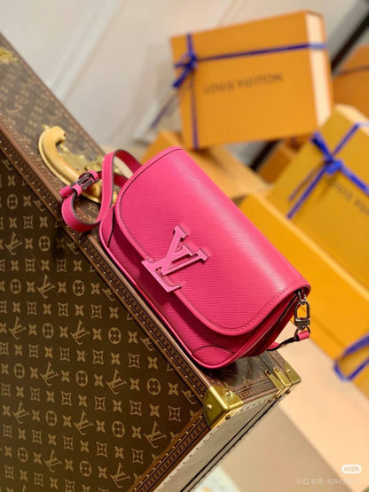 LV
Master
240 dhs❤️

Zain10
♥️♥️♥️