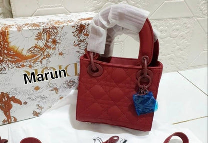 Dior
high quality
120 dhs🇦🇪🇦🇪
with box

Zain143
♥️♥️♥️