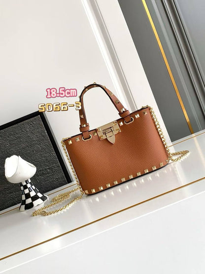 Valentino 
Master🌺
   19Cm With Box🎁
270 dhs✅

Zain131
♥️♥️♥️