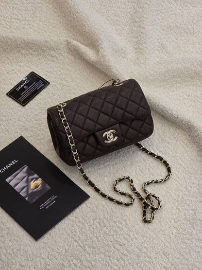 Chanel 
Master 
  20Cm 

With Box
🎁🎁🎁

230 dhs🇦🇪

Zain131
♥️♥️♥️