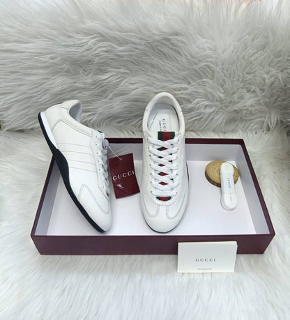 Gucci 🧡ྀི💛ྀི❤️ྀི
*master quality*👼🏻
*size: 36 to 42*🐝
350 dhs🪙🌺

Zain119
♥️♥️♥️