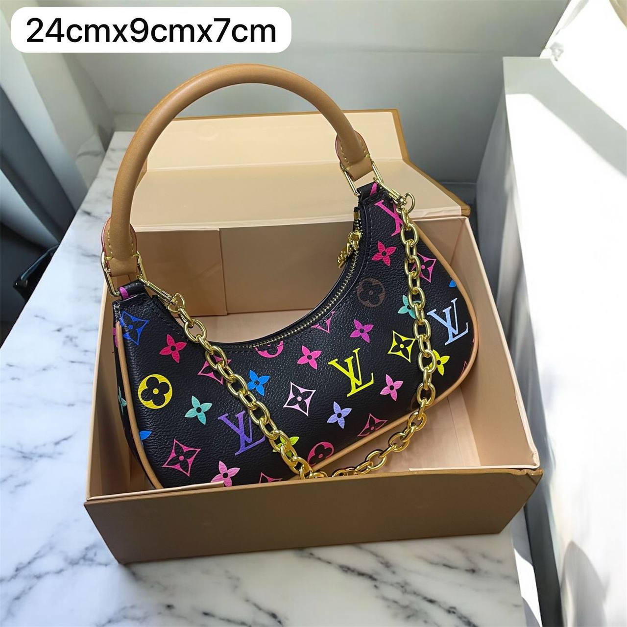 LV
90 dhs✅

with box
🎁🎁🎁

Zain72
♥️♥️♥️