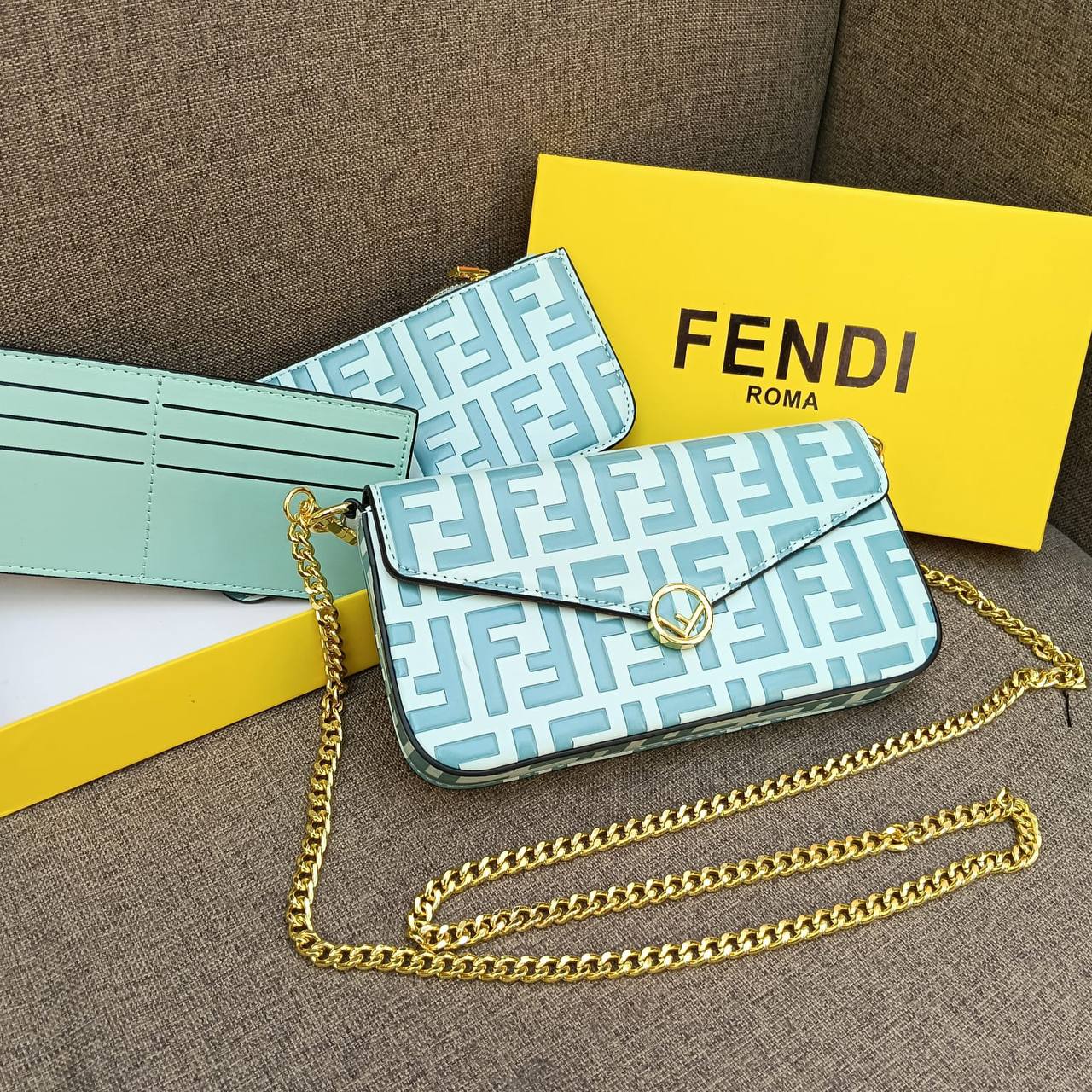 Gucci - Fendi
90 dhs🇦🇪🇦🇪
with box

Zain26
♥️♥️♥️