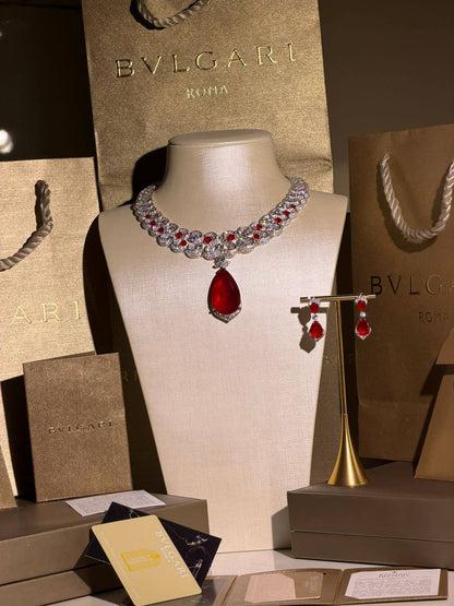 BVlGARI
 Collection 😍

Quality: Super Master 
Non -Tarnish color

* ⁠Necklace 
* ⁠Earring
For Price 👇 WTSP Text Zain 0568585901

Zain268
♥️♥️♥️