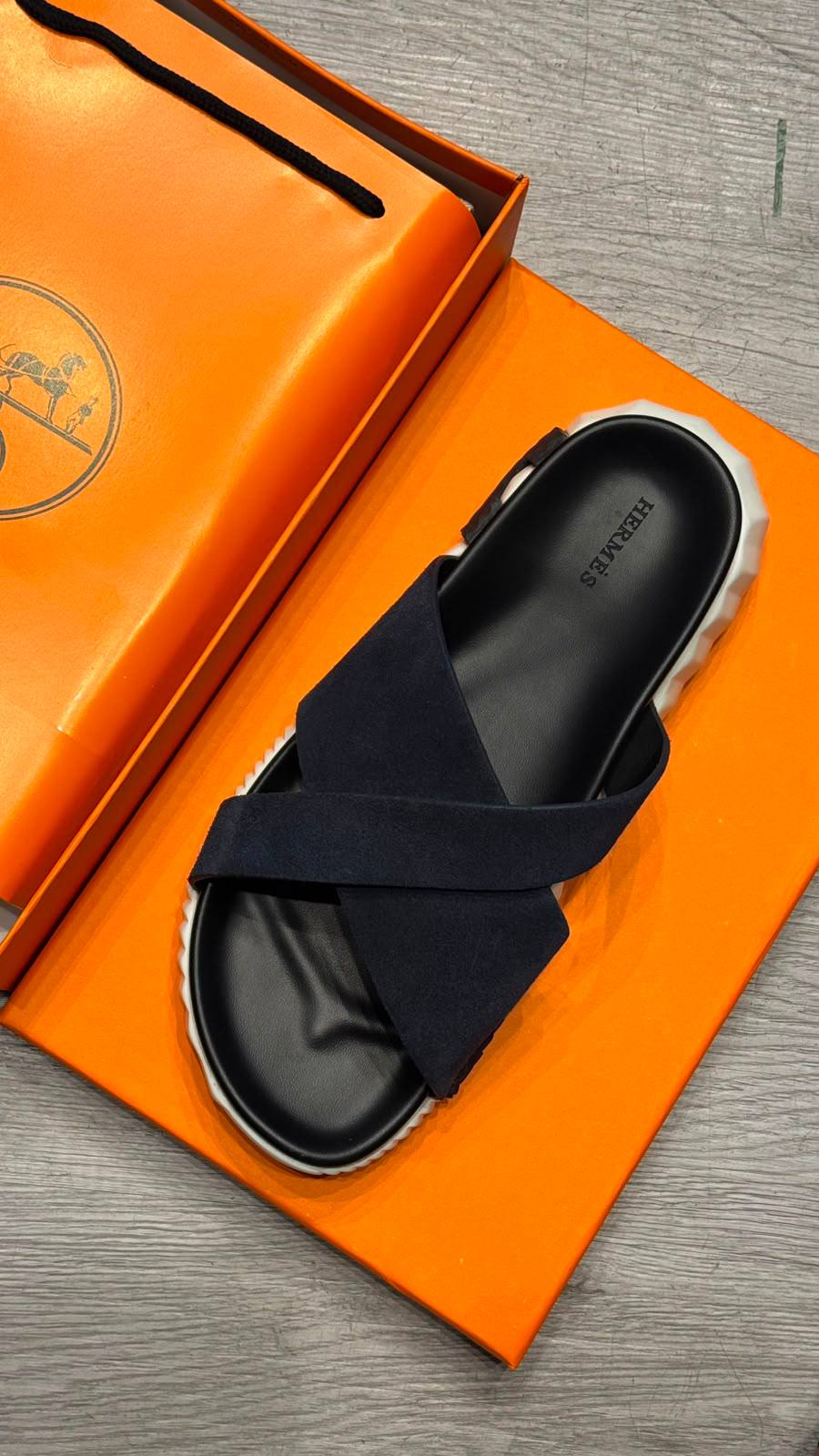 Hermes
Size 40 TO 45
120 dhs✅

Zain183
♥️♥️♥️