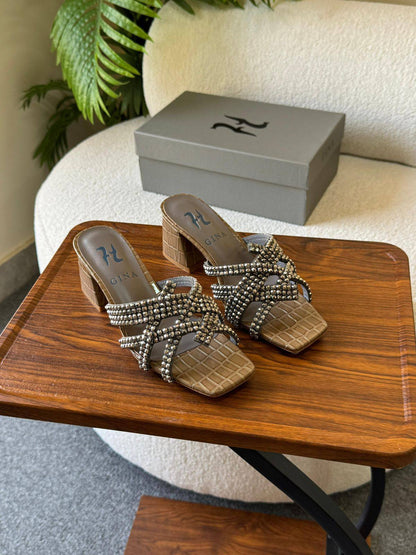 GINA 
SuperMaster Quality 💯
450 dhs❣️
Size: 36-41💥

Zain171
♥️♥️♥️