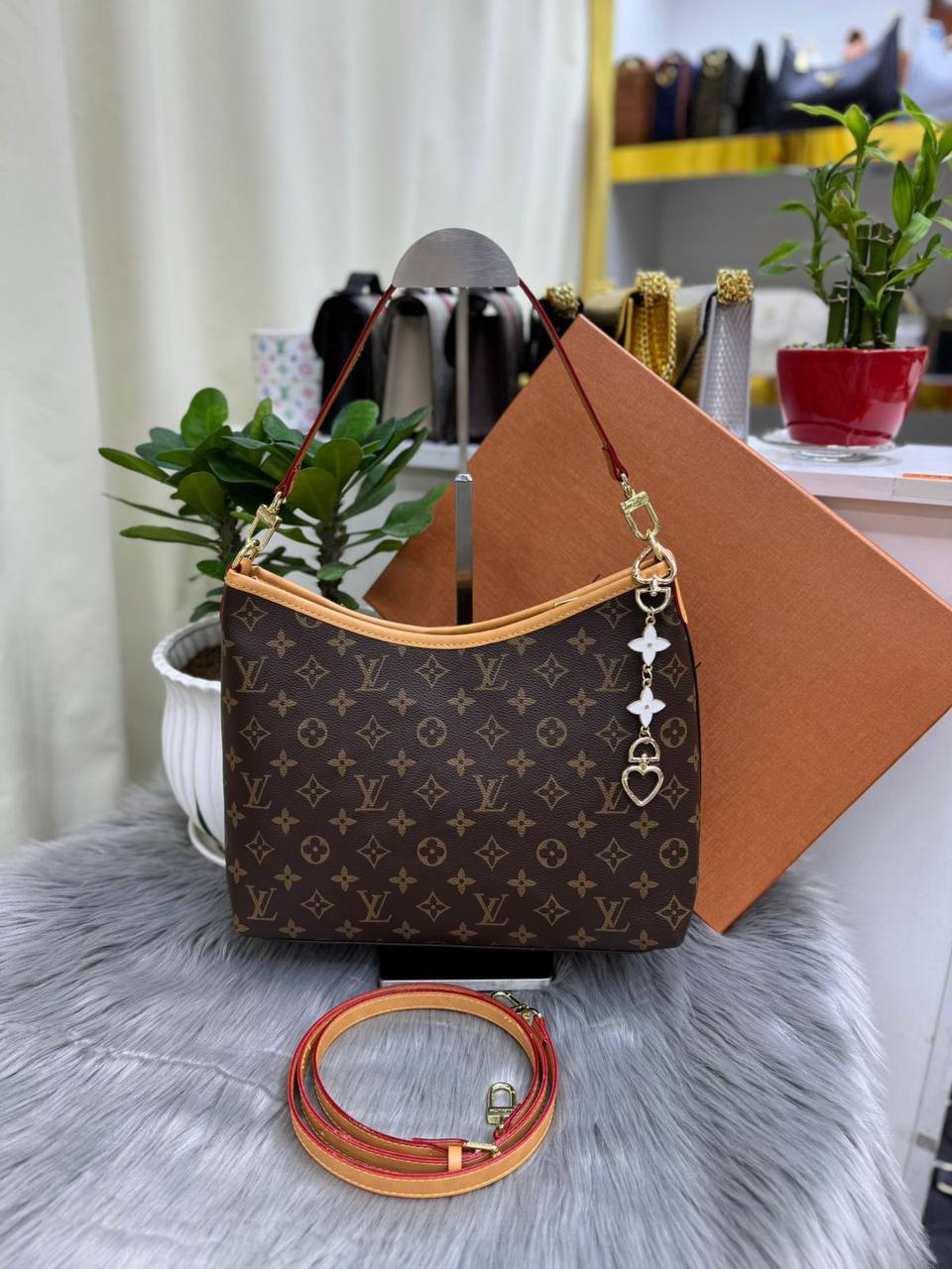 LV
BIG30CM   90 dhs🪙🌨️
small 20CM 85 dhs🪙🌨️

Zain51
♥️♥️♥️