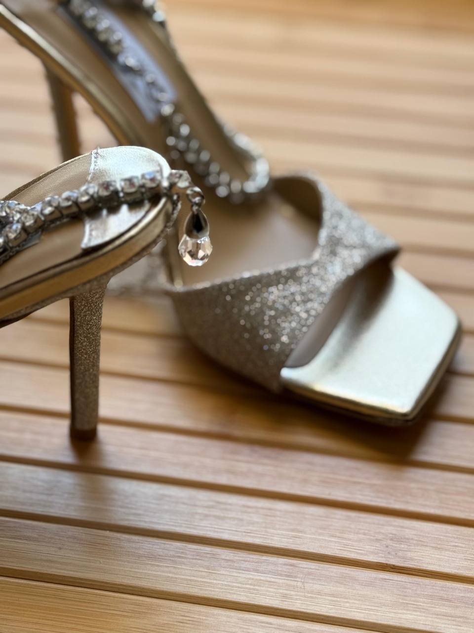 𝙅𝙄𝙈𝙈𝙔 𝘾𝙃𝙊𝙊
Super Master
 𝗦𝗶𝘇𝗲 𝟯𝟲 𝘁𝗼 𝟰𝟭 
550 dhs🪙💚

Zain178
♥️♥️♥️