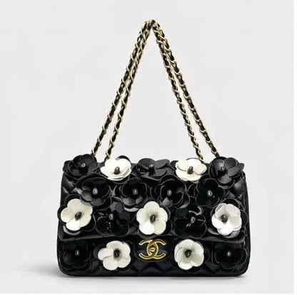 CHANEL COPY ONE NEW CAME WITH BOX 
150 dhs🇦🇪🇦🇪

Zain39
♥️♥️♥️