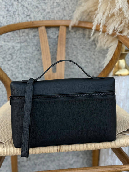 New Collection✨✨✨
LORO PIANA Man Bag
29cm
390 dhs🪙🌨️
Top quality 
With box🎁

Zain167
♥️♥️♥️