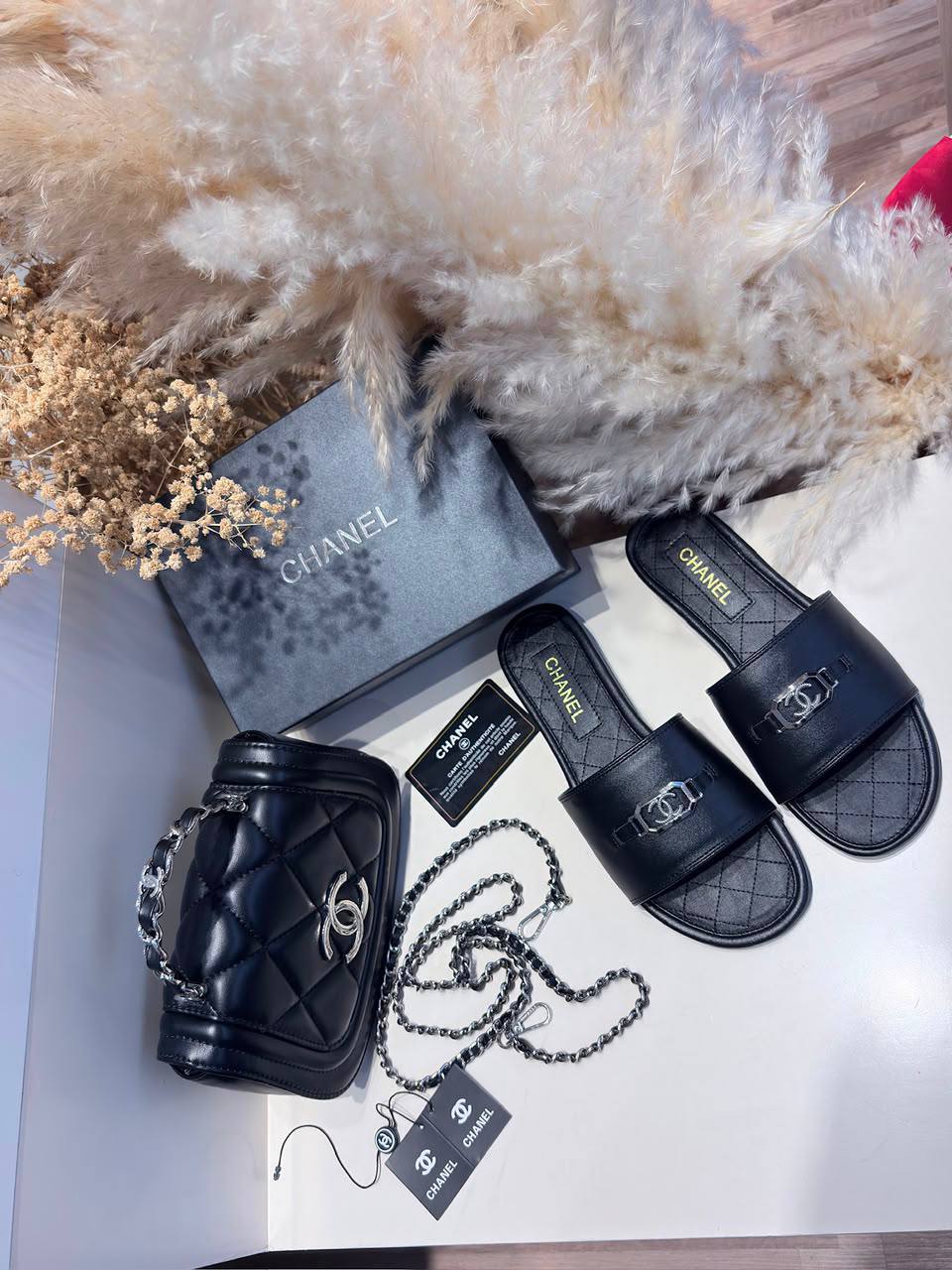 Chanel Set
170 dhs💓
Sliper Size 36-41

Zain236
Zain107
♥️♥️