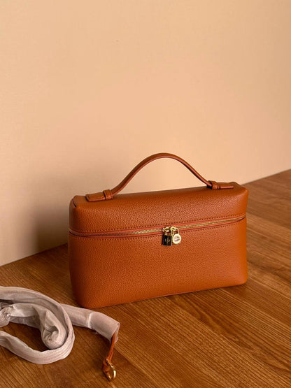 LORO PIANA 

27cm 
370 dhs🇦🇪

MASTER QUALITY 
With box🎁

Zain167
♥️♥️♥️