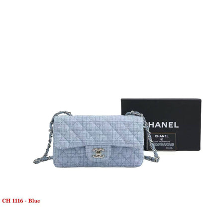 Chanel
95 dhs✅

with box
🎁🎁🎁

size 21×6×11cm

Zain42
♥️♥️♥️