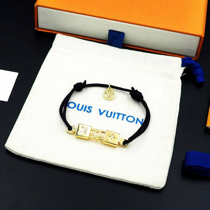LV
Bracelet 🍁
Master
45 dhs🇦🇪🇦🇪

With normal box🎁

Zain263
♥️♥️♥️