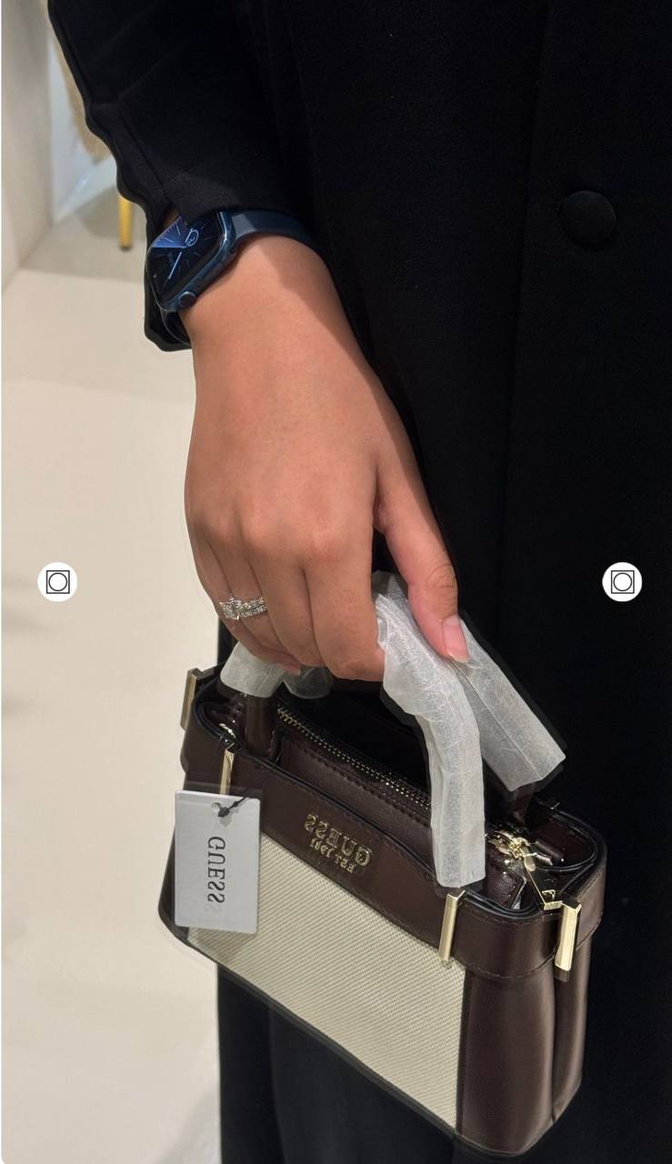 Guess
105 dhs🇦🇪🇦🇪
High-quality with box

Zain35
♥️♥️♥️