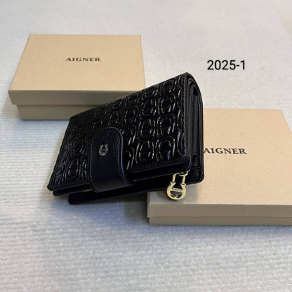 Aigner Wallet

45 dhs💓

with box
🎁🎁🎁

Zain26
♥️♥️♥️