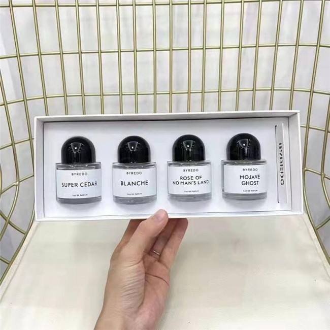 PERFUME SETS
55 dhs💓

Zain01
♥️♥️♥️