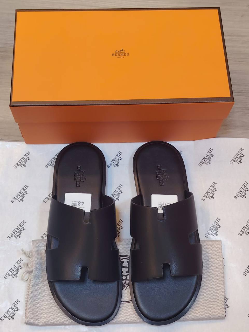 Hermes Slipper
For Men, New Arrived 
 Size 40 To 45
105 dhs🇦🇪

Zain16
Zain120
♥️♥️♥️