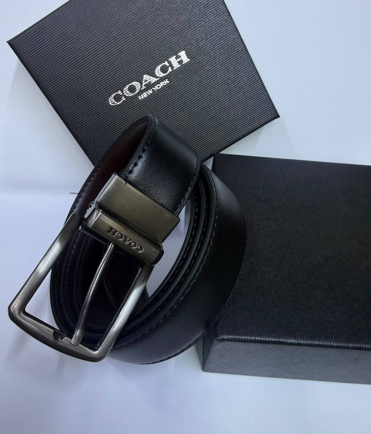 Men belts

With box 
50 dhs🇦🇪🇦🇪🇦🇪

Zain93
♥️♥️♥️