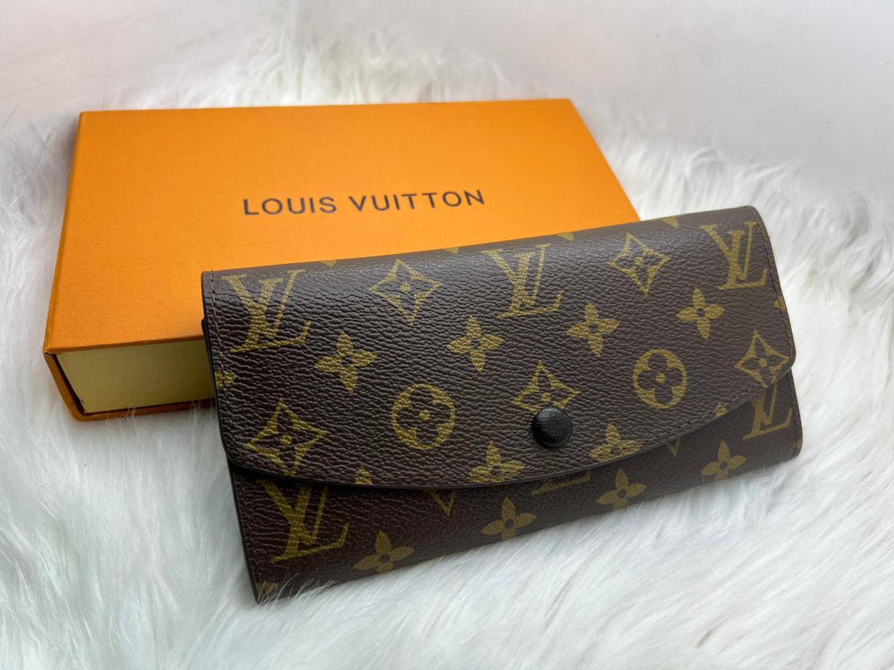 LV Wallets
45 dhs✅

Zain182
♥️♥️♥️