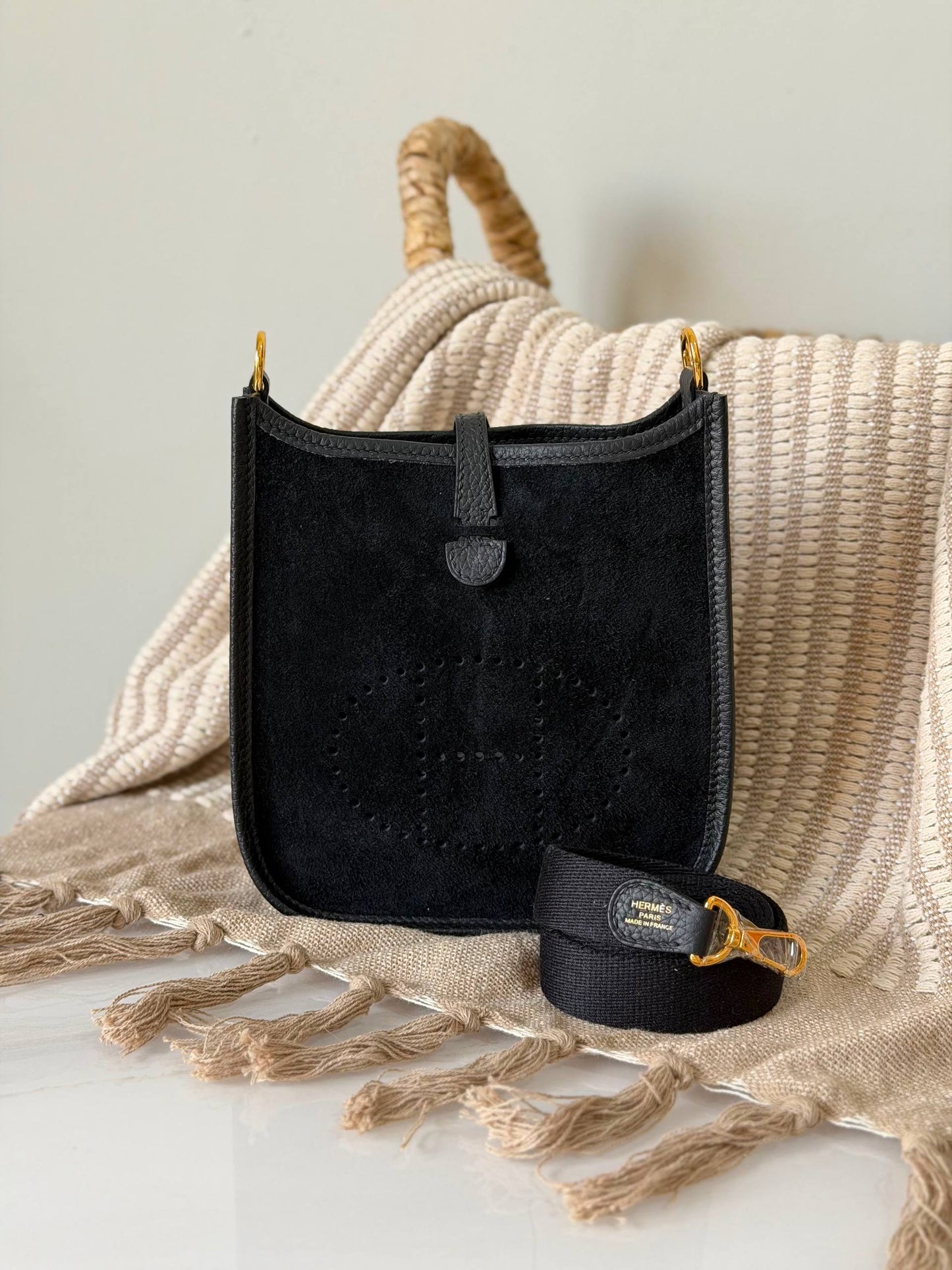 HERMES EVELYN velvet 
FULL HANDMADE
For Price 👇 WhatsApp✅
0568585901 
0507557372
0552275751 Owner Zain 👌

Zain315
♥️♥️♥️