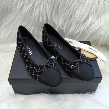 Chanel
High quality🤗
SIZE  ……… 36-42🥳
350 dhs✅

Zain119
♥️♥️♥️
