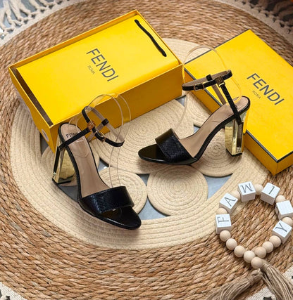 Fendi
     🧨. Size.  36 to 41
130 dhs💛

Zain80
♥️♥️♥️