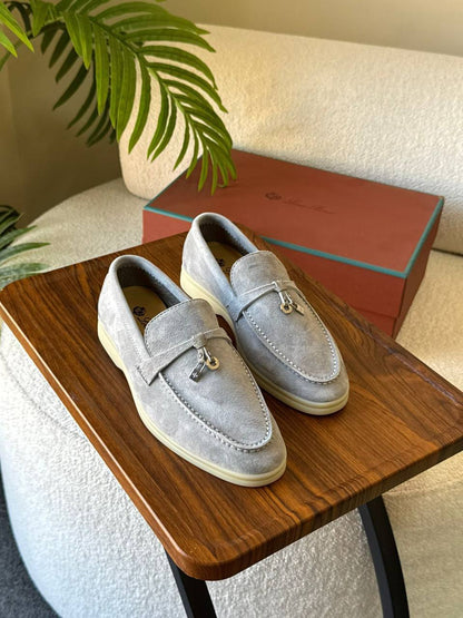 LORA PIANA 
SuperMaster Quality 💯
450 dhs💓
Size:36-41💥

Zain171
♥️♥️♥️