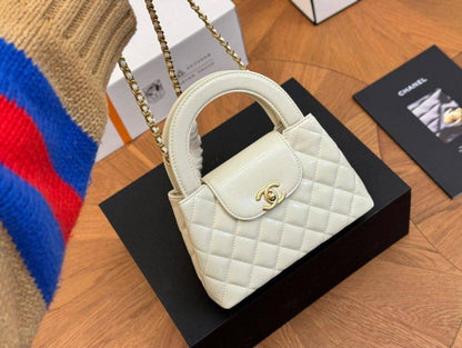 Chanel
with box
🎁🎁🎁

95 dhs❣️

Zain46
♥️♥️♥️