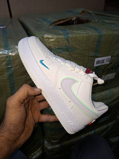 NIKE
Size 40 to 45
95 dhs💓

Zain27
♥️♥️♥️