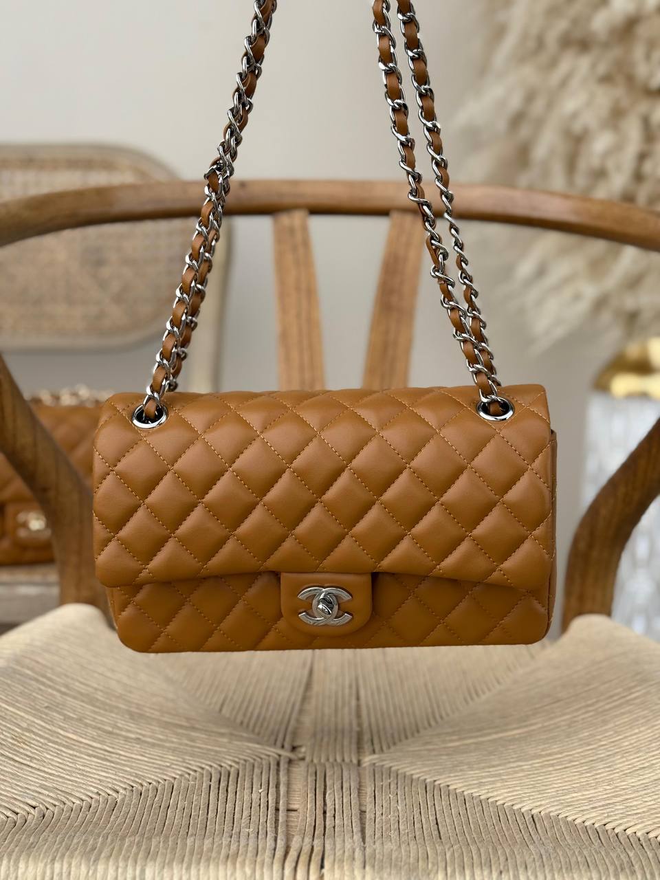 CHANEL
23cm
350 dhs✅
Top quality 
With box🎁

Zain167
♥️♥️♥️