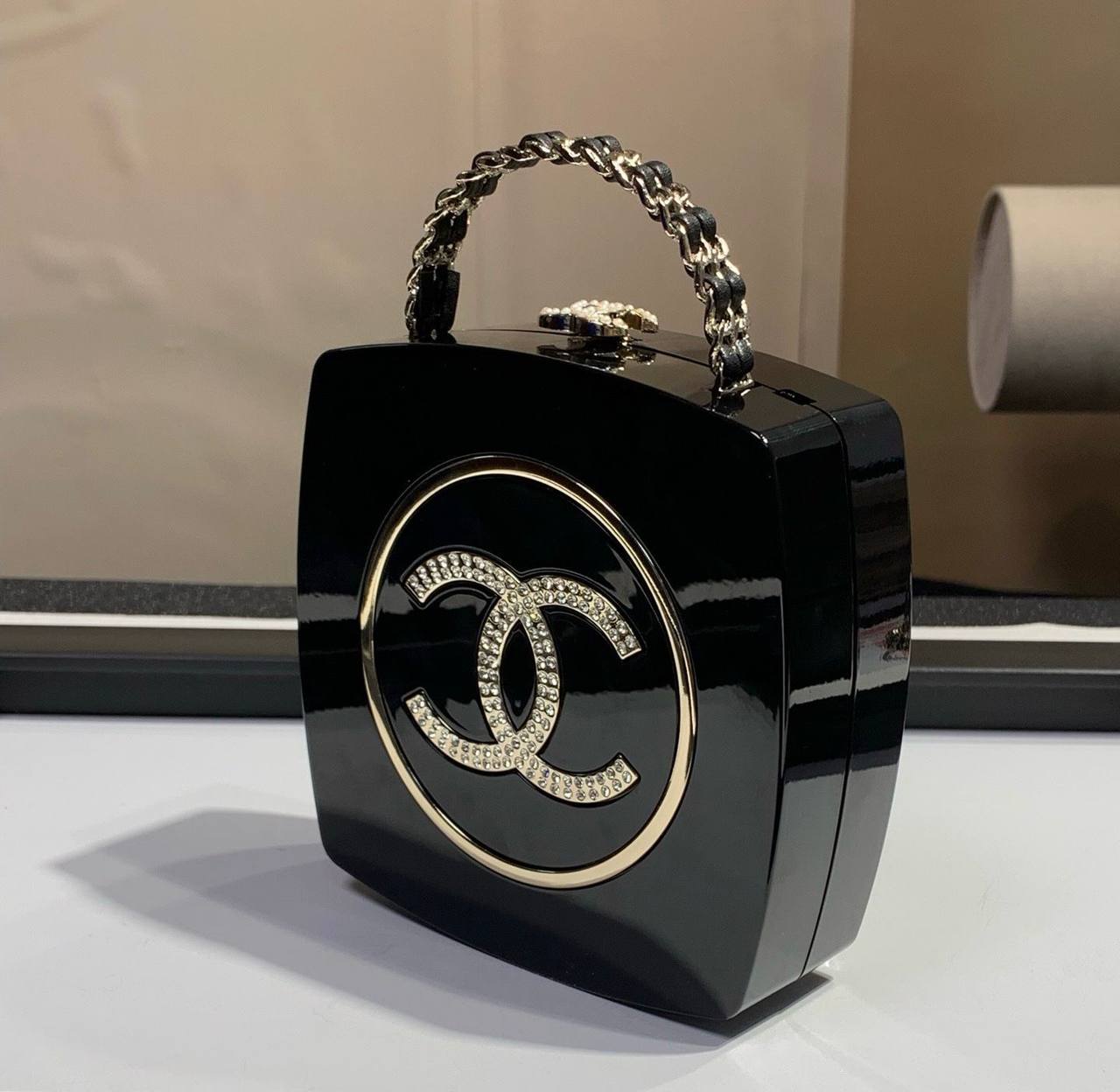 CHANEL

 COPY ONE 

WITH BOX 
🎁🎁🎁

220 dhs✅

Zain39
♥️♥️♥️