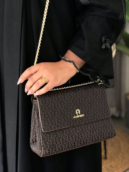 Aigner 
110 dhs✅

Zain299
♥️♥️♥️