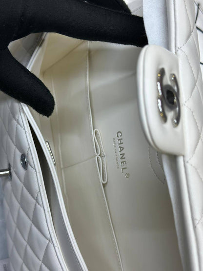 Chanel Classic Double Flap bag in VIP Chenal double flap

25.5 CM with silver-tone hardware

For Price 👇 WhatsApp✅
0568585901 
0507557372
0552275751 Owner Zain 👌

Zain71
♥️♥️♥️
