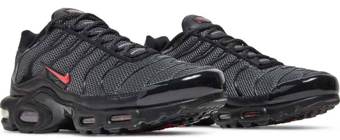 NIKE
Size 40 to 45 
120 dhs✅

Zain183
♥️♥️♥️