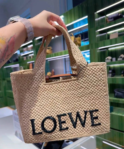 Loewe 🙋🏻‍♀️🌹
Master🌺🌺
25cm🫶🏼🫶🏼240 dhs✅
30cm🫶🏼🫶🏼 250 dhs✅

Zain297
♥️♥️♥️