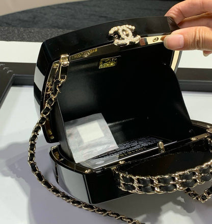 CHANEL

 COPY ONE 

WITH BOX 
🎁🎁🎁

220 dhs✅

Zain39
♥️♥️♥️